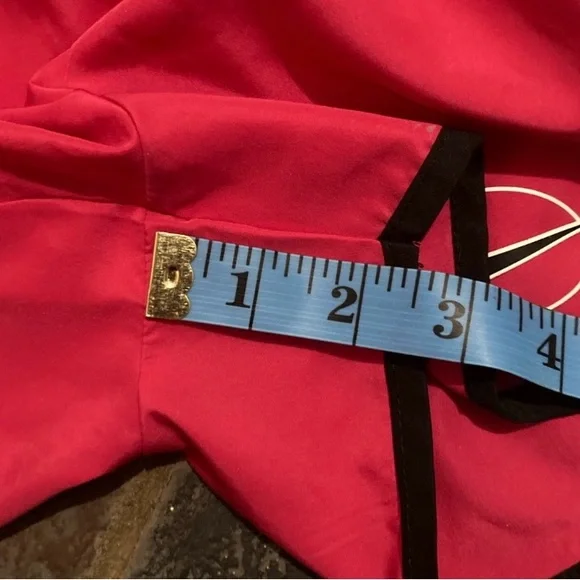 Nike Girls' Grey Logo Tee & Pink Athletic Shorts Set Size 5/6 - Picture 4 of 12